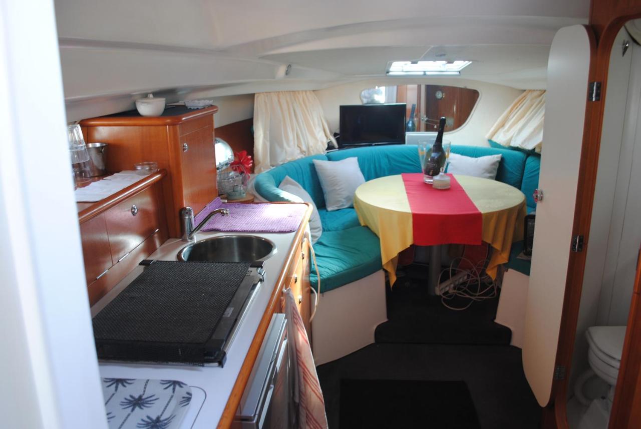 Allo-nautic *